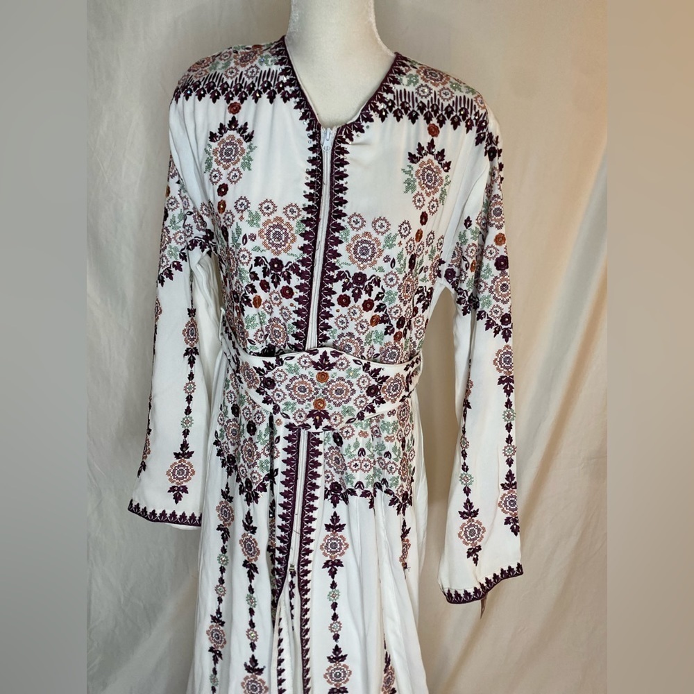 Embroidered White and Purple Kaftan Maxi Dress Modest Long Sleeve Size M/L NWT - Picture 2 of 10